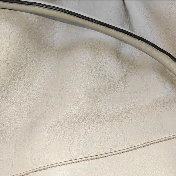 Gucci GG Signature Abbey Tote - Picture 10 of 16